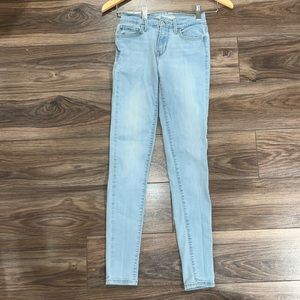 710 Super Skinny Mid Rise Levi’s Jeans